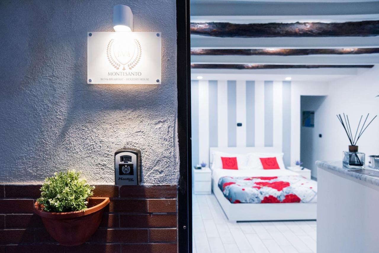 Montesantogroup Holiday House Napoli Eksteriør billede
